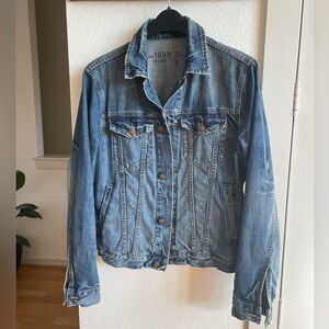 GAP 1969 Men’s Classic Denim Jean Jacket small